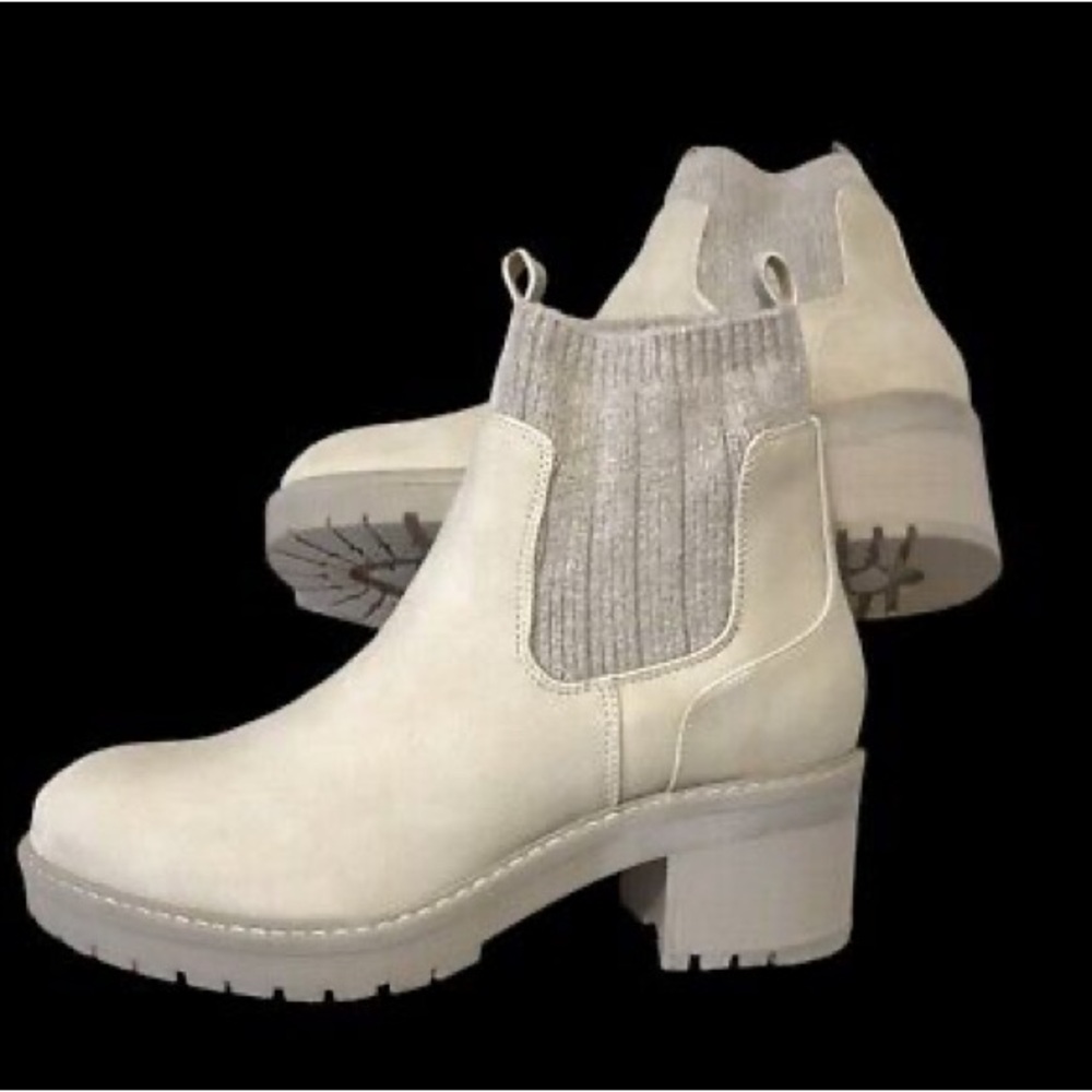 B-52 Bullboxer Beige Ankle Boots
